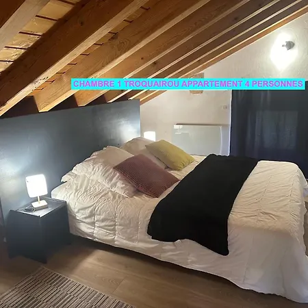 Maison Des Vignes- Troquairou Et Becca Motta Apartmán