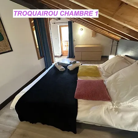 Maison Des Vignes- Troquairou Et Becca Motta