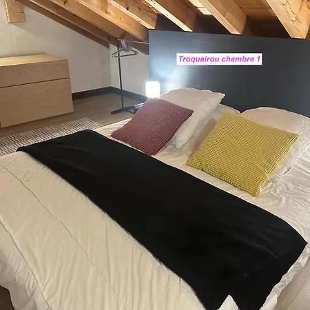 Maison Des Vignes- Troquairou Et Becca Motta *
