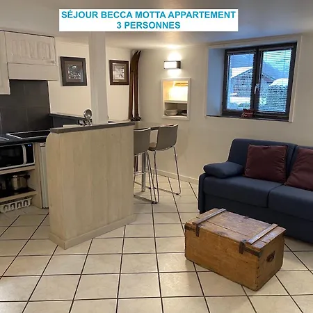 Maison Des Vignes- Troquairou Et Becca Motta Apartment *