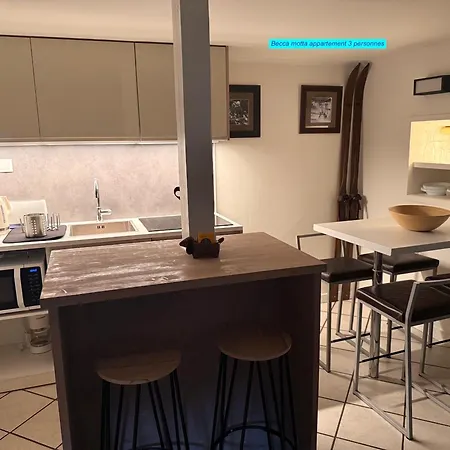 Maison Des Vignes- Troquairou Et Becca Motta Appartement *